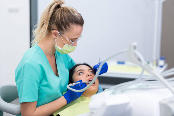Best Weekend Emergency Dentist in Hallettsville, TX